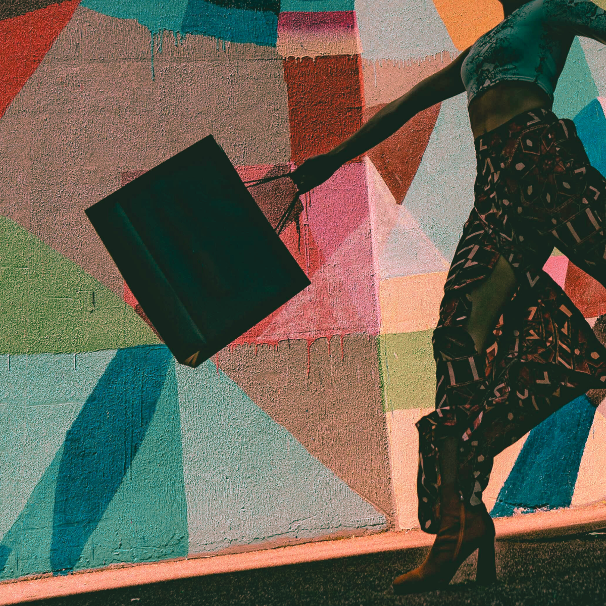 Livestream Shopping Sessions + Influencers = A Match Made in Marketing&nbsp;Heaven?